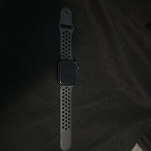 Apple watch SE 44mm + Charger for it